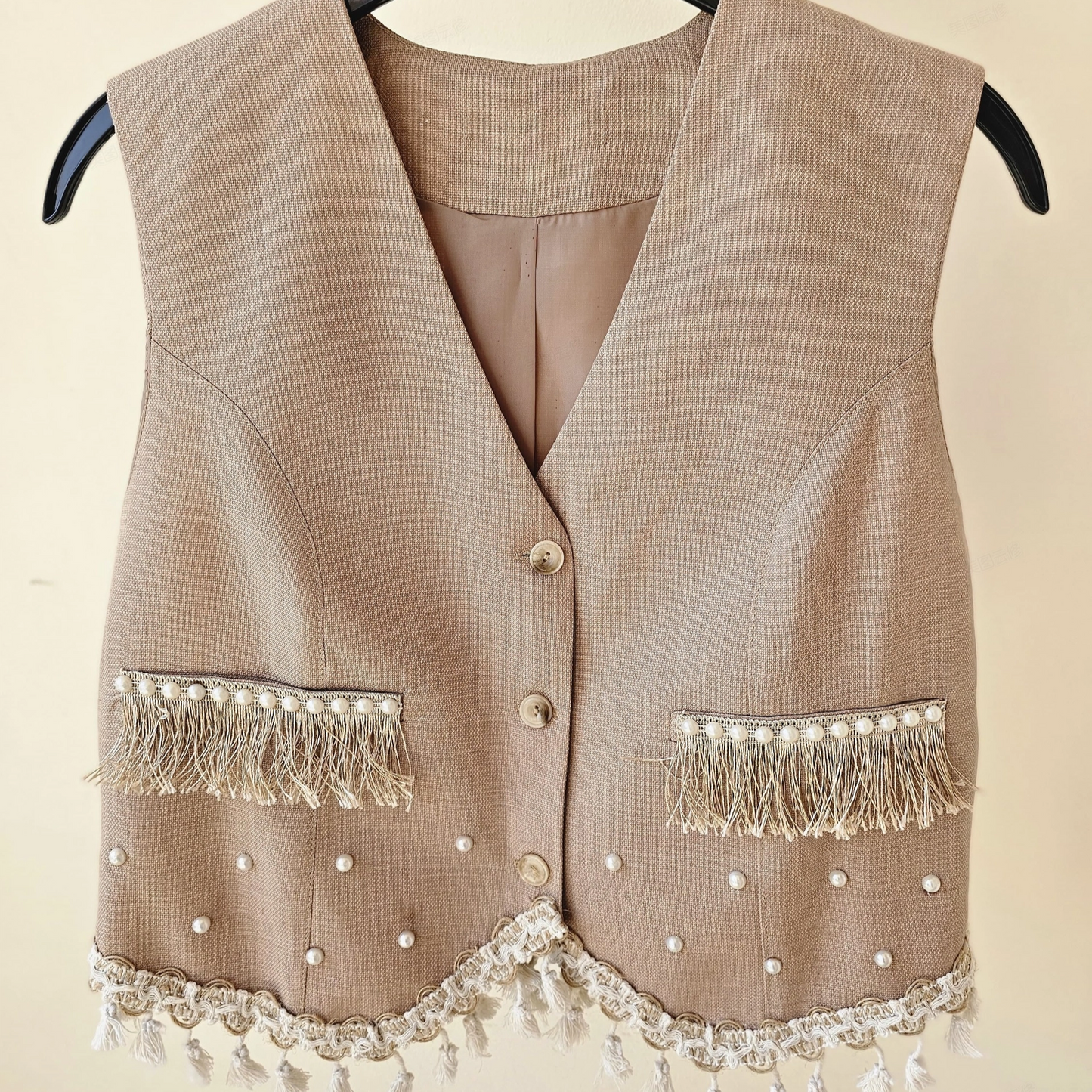 Chic Linen Vest (Pearls)